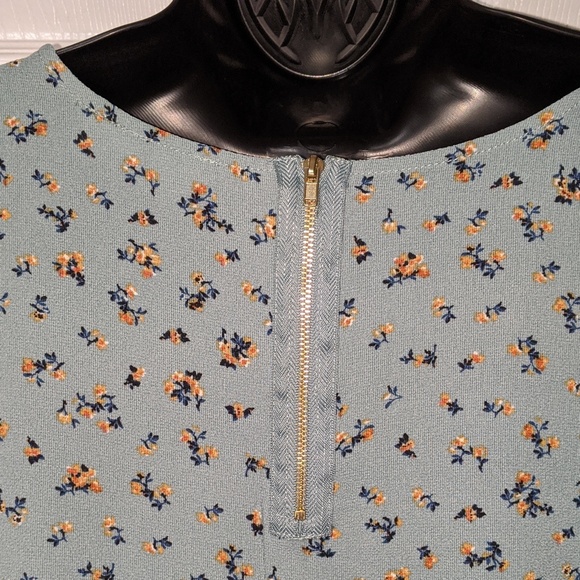 Pink Rose Blouse‼️ - Picture 4 of 6